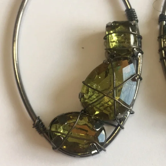 Gemmy Earrings - Picture 2 of 4